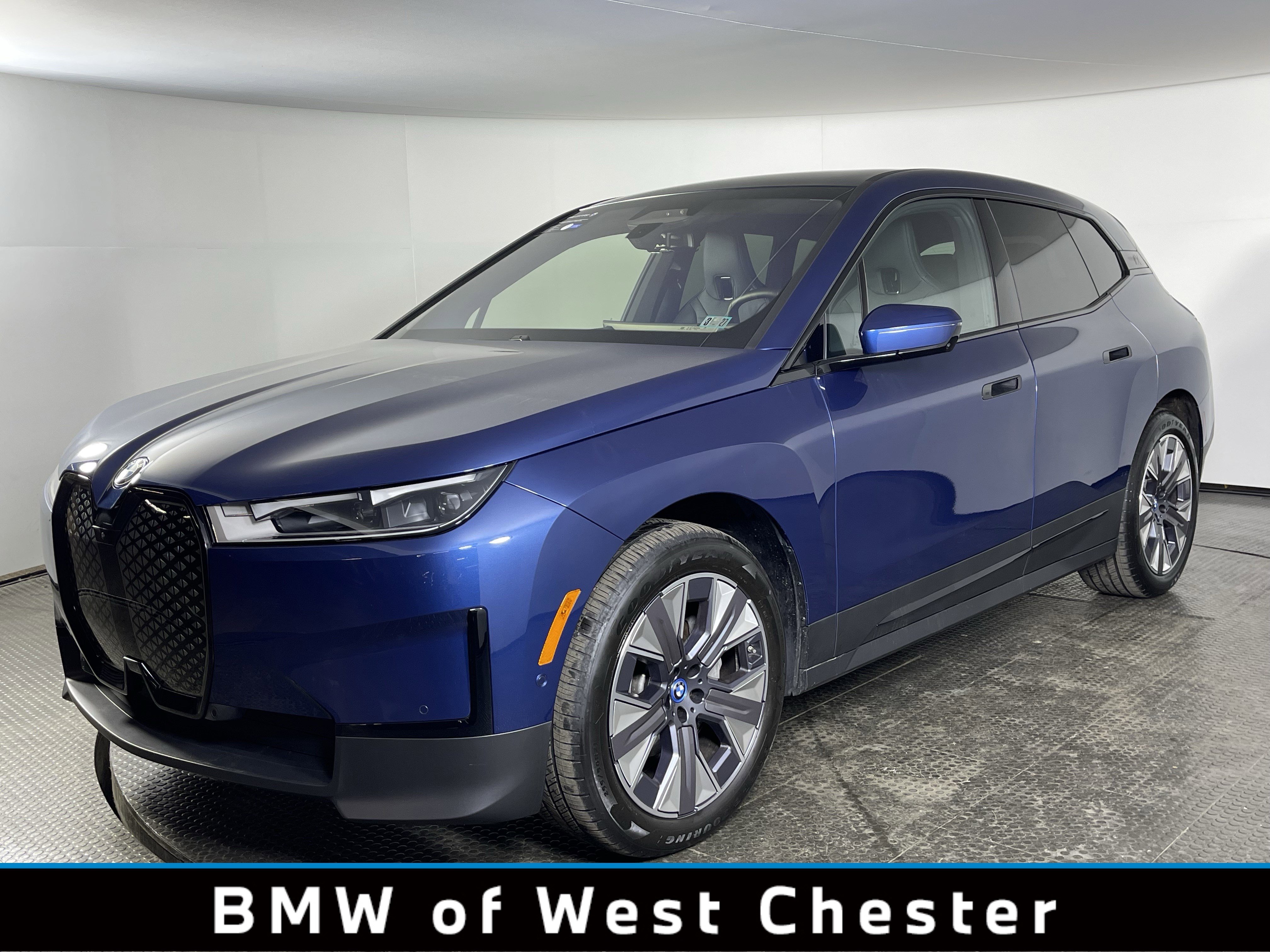 2025 BMW iX xDrive50's photo