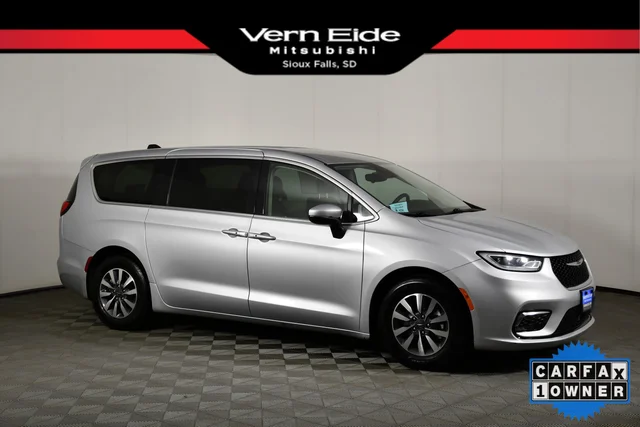 2023 Chrysler Pacifica Hybrid Touring L