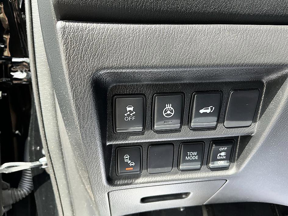 Used 2020 Magnetic Black Pearl Nissan SL image 13