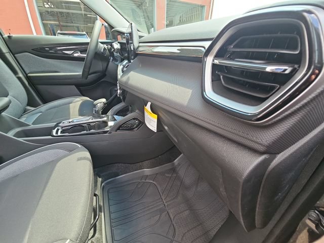 New 2026 Mosaic Black Metallic Chevrolet LT image 31