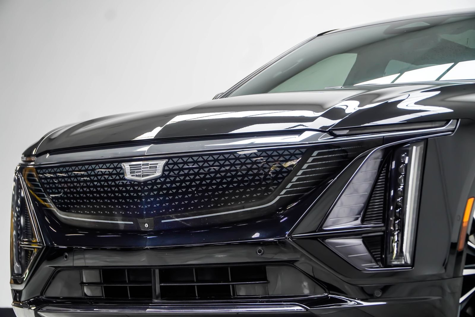 Used 2024 Black Cadillac Sport image 2
