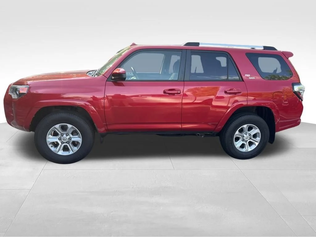 Used 2021 Bk Toyota SR5 image 23