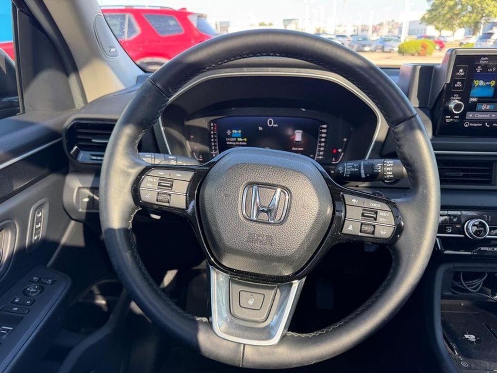 Used 2025 Crystal Black Pearl Honda AWD Elite image 14