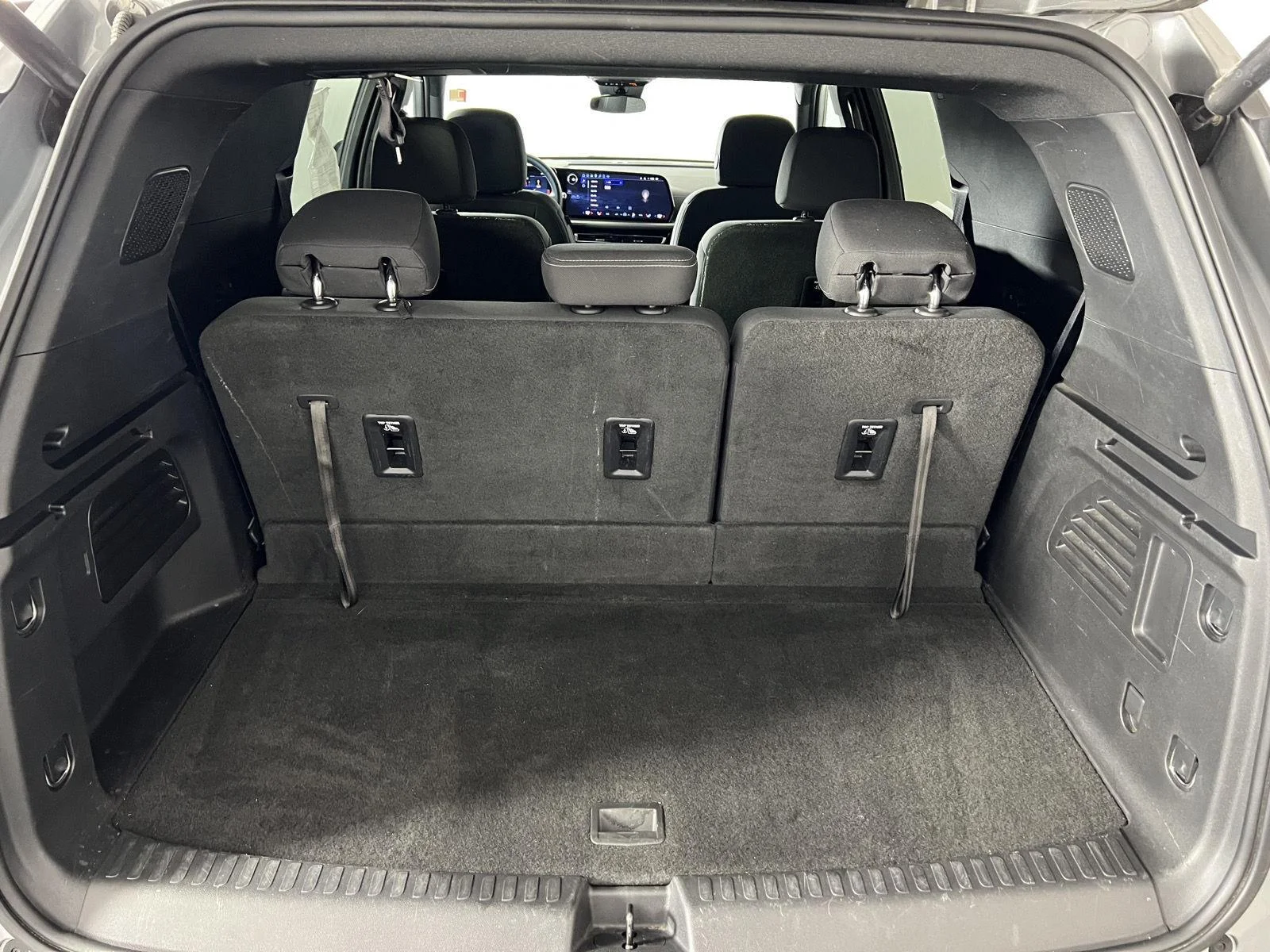 Used 2025 Sterling Gray Metallic Chevrolet AWD LT image 22