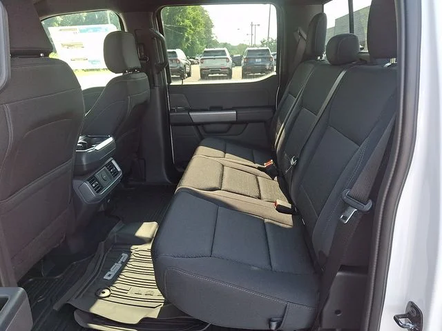 New 2026 Oxford White Ford XLT image 6