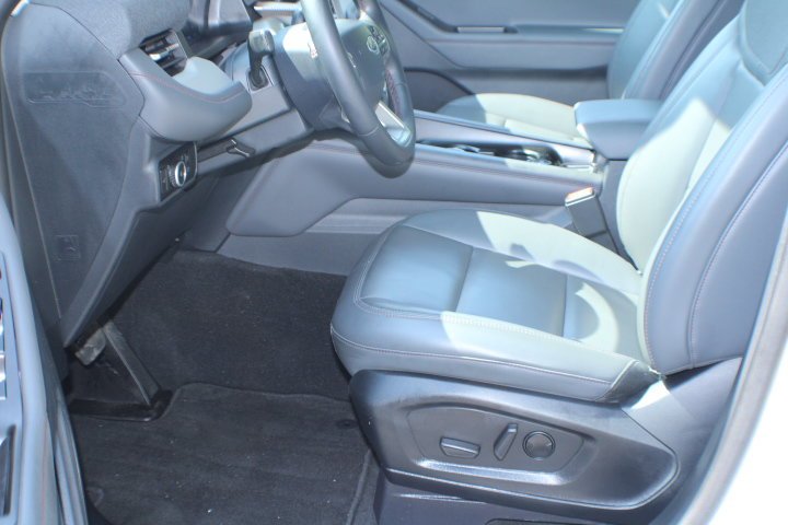 Used 2025 SPACE WHITE METALLIC Ford Active image 14