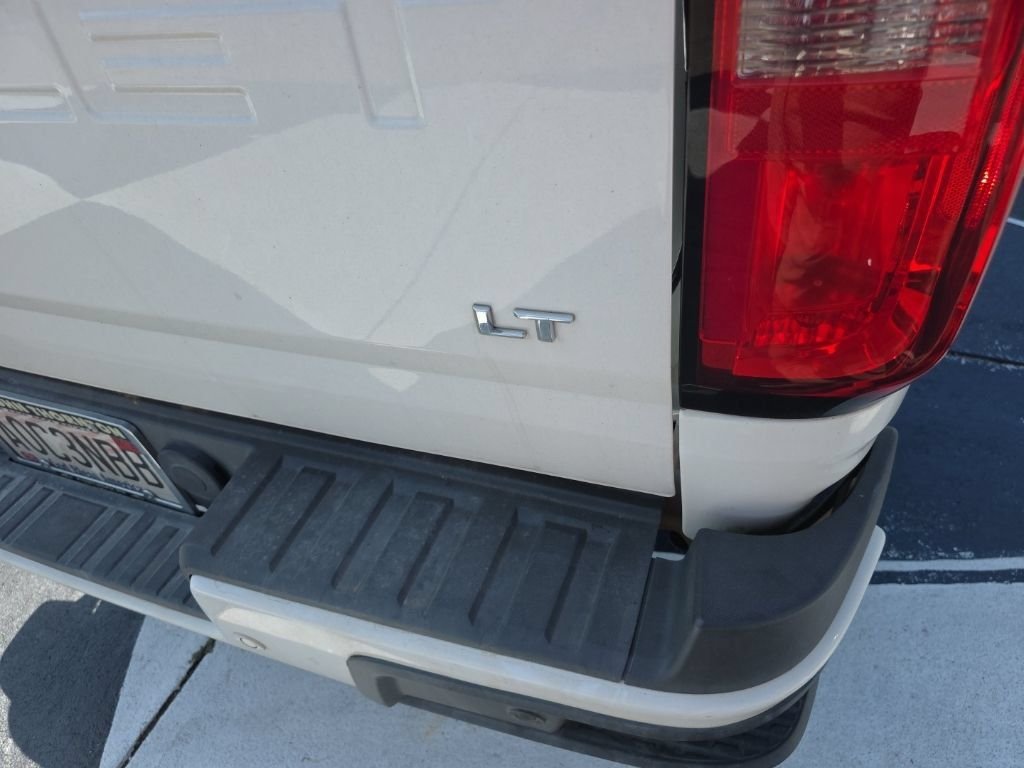 Used 2021 White Chevrolet LT image 7