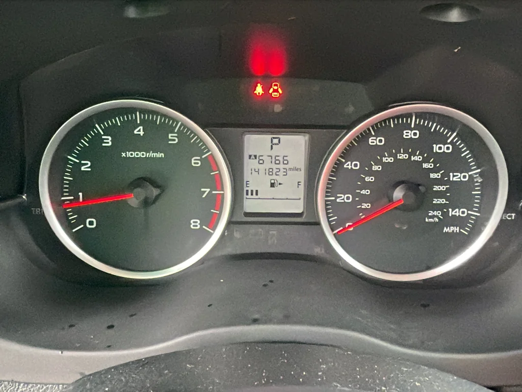Used 2018 Silver Subaru 2.5i image 22