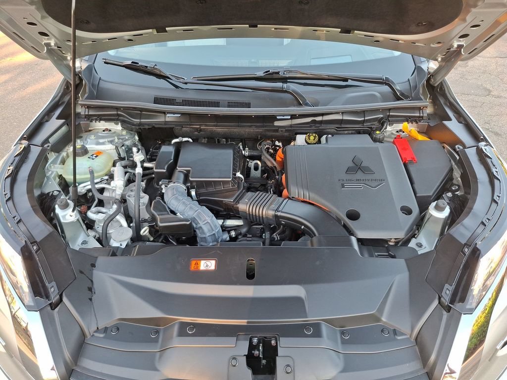 Used 2024 Mitsubishi Outlander Plug-In Hybrid SUV