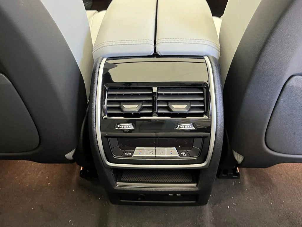New 2026 Skyscraper Grey Metallic BMW xDrive50e image 9