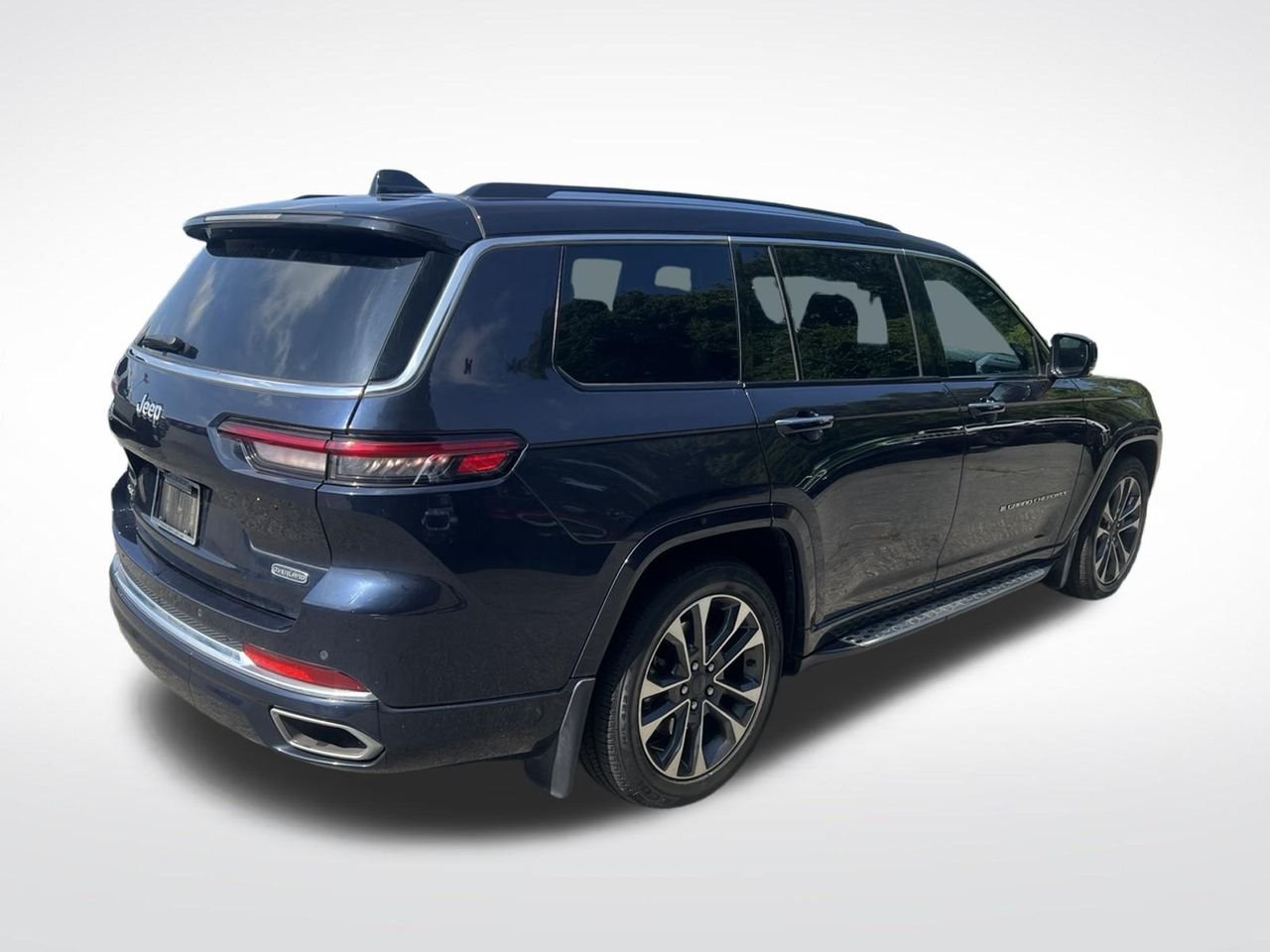 Used 2023 Black Jeep Overland image 6
