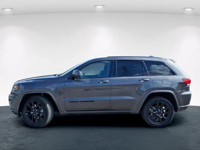 Used 2021 Gray Jeep Laredo X image 11