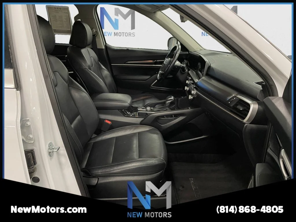 Used 2023 White Pearl Kia S image 15