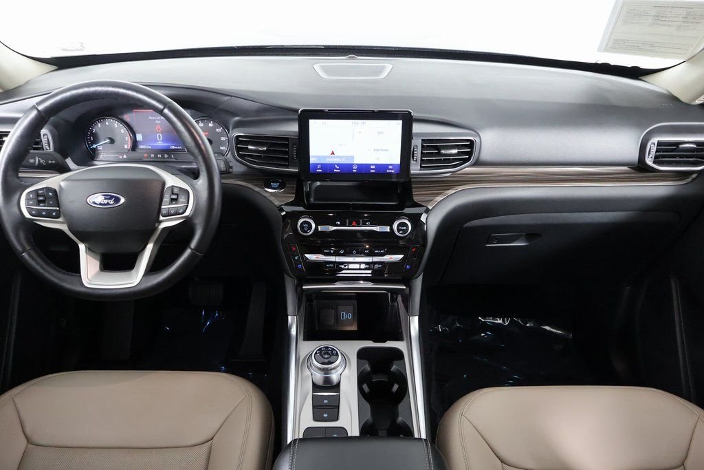 Used 2023 Blue Ford Limited image 8