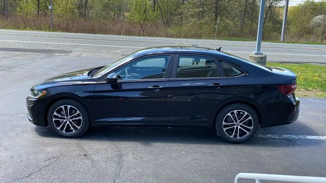 New 2026 Black Volkswagen 1.5T Sport image 8
