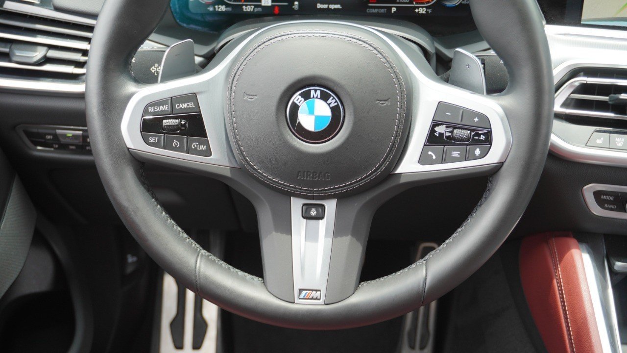 Used 2022 White BMW xDrive40i image 29