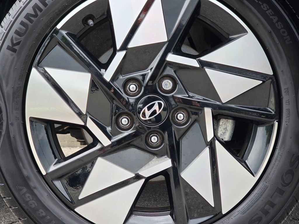 Used 2024 Atlas White Hyundai SEL image 26