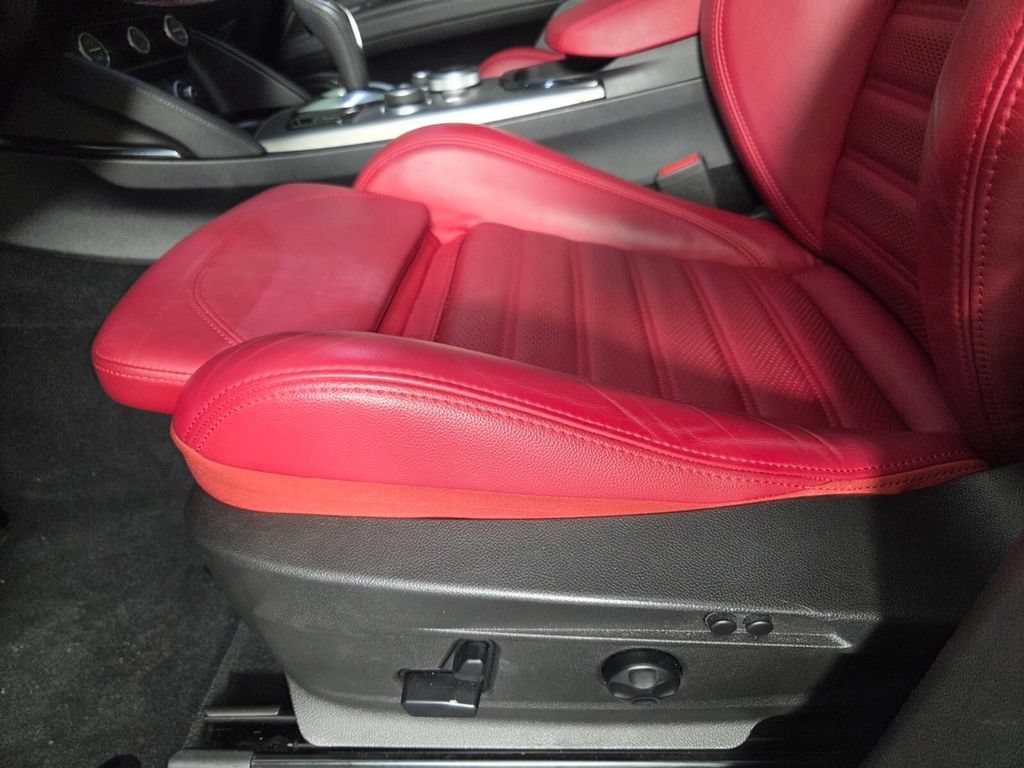 Used 2024 Milano White Alfa Romeo Veloce image 11
