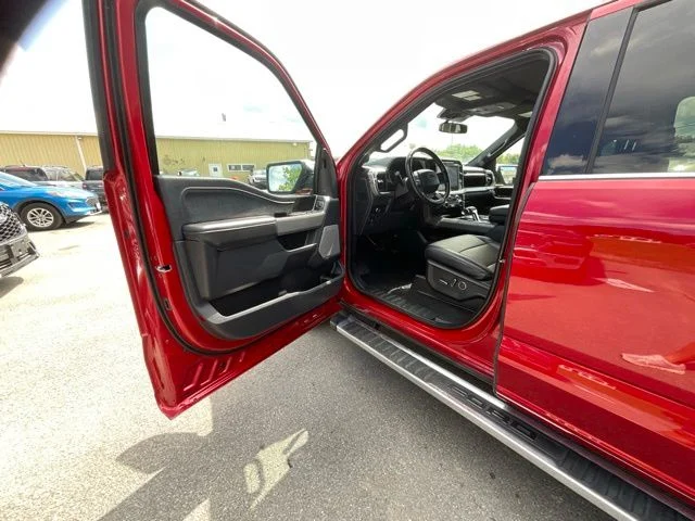 Used 2025 Rapid Red Metallic Tinted Clearcoat Ford Lariat image 10