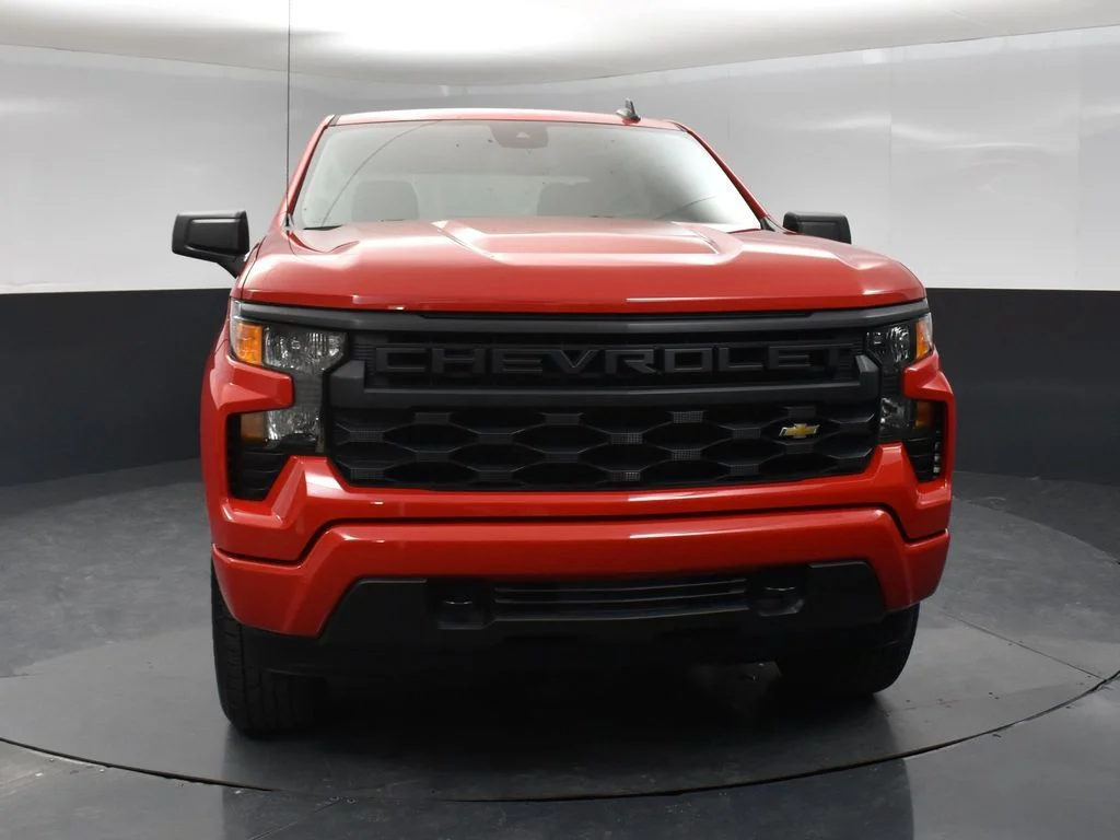 Used 2022 Red Chevrolet Custom image 6