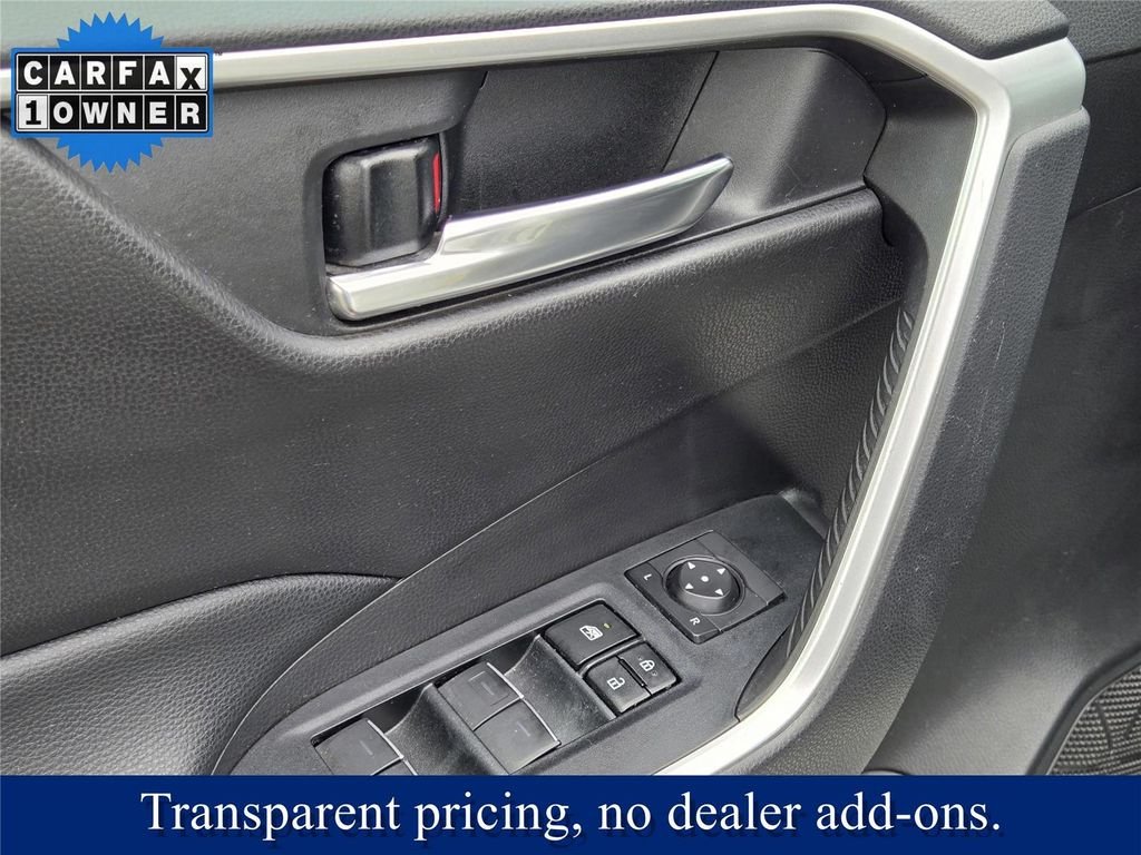 Used 2022 White Toyota XLE image 19