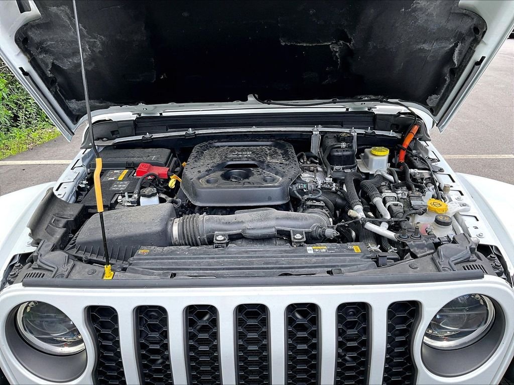 Used 2023 White Jeep Rubicon 4xe image 28