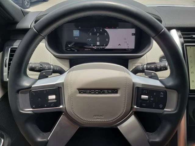 Used 2023 White Land Rover Metropolitan Edition image 35