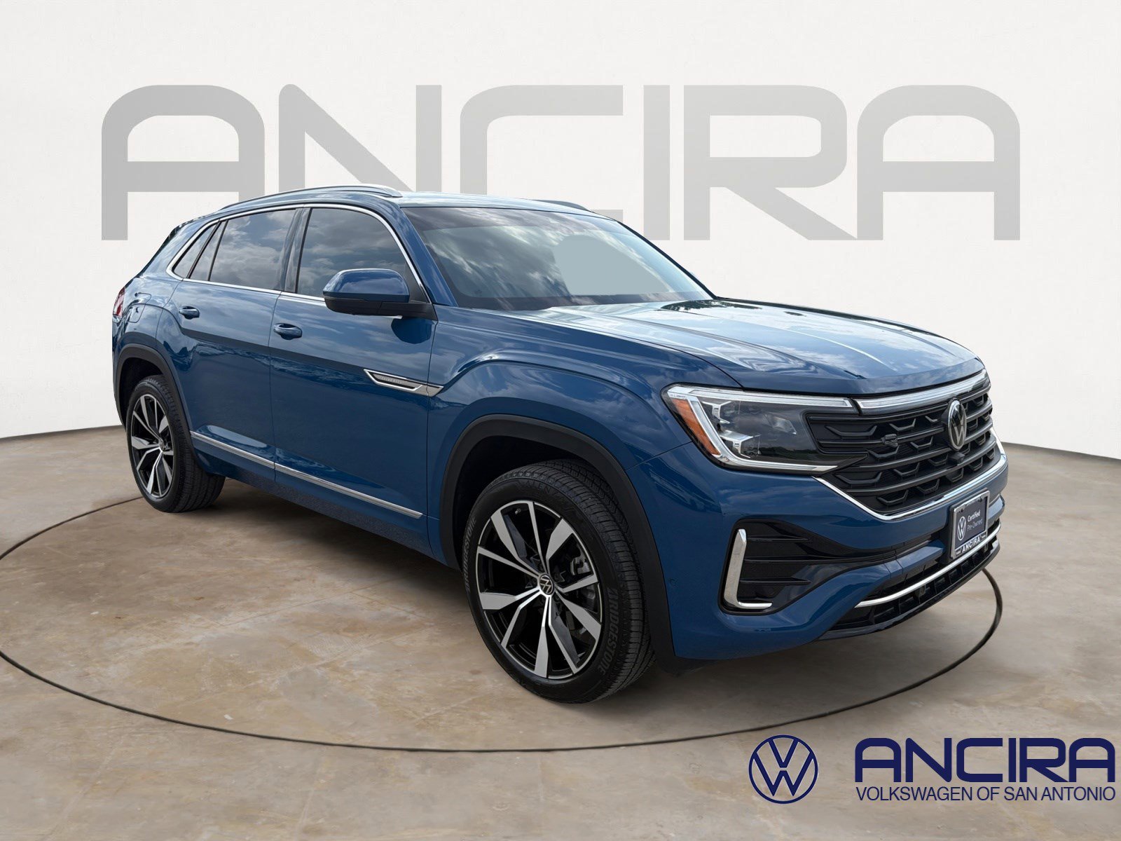 2025 Volkswagen Atlas Cross Sport 2.0T SEL Premium R-Line 4MOTION's photo