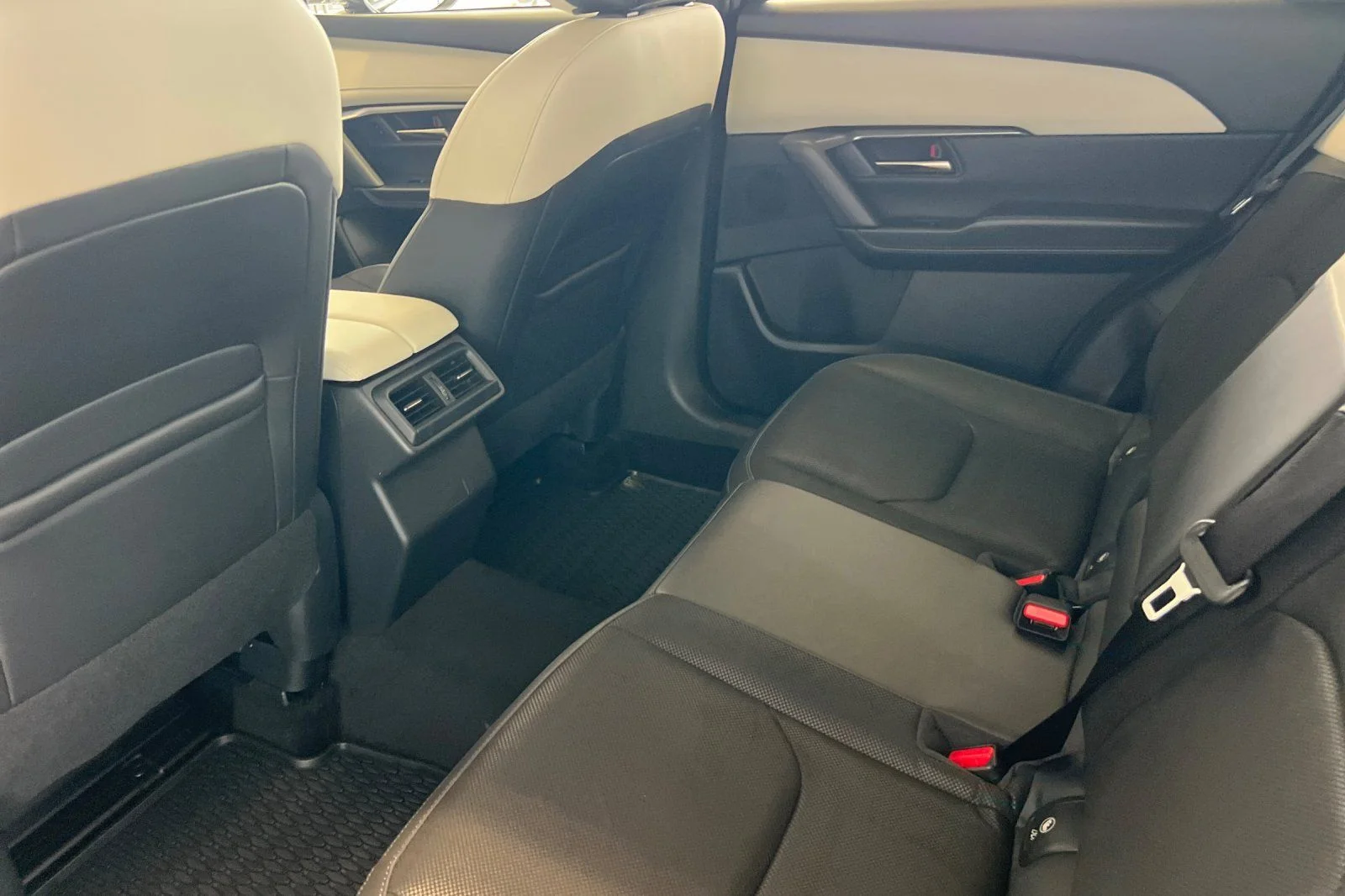 New 2026 Jet Black Mica Mazda 2.5 S Preferred AWD image 9
