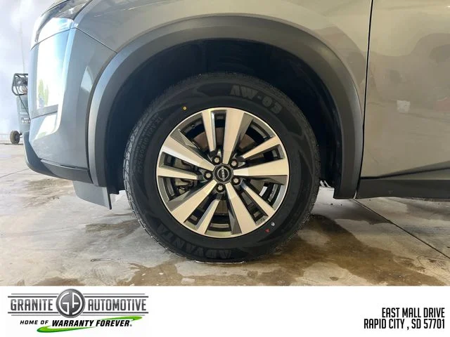 Used 2025 Gray Nissan SL image 27