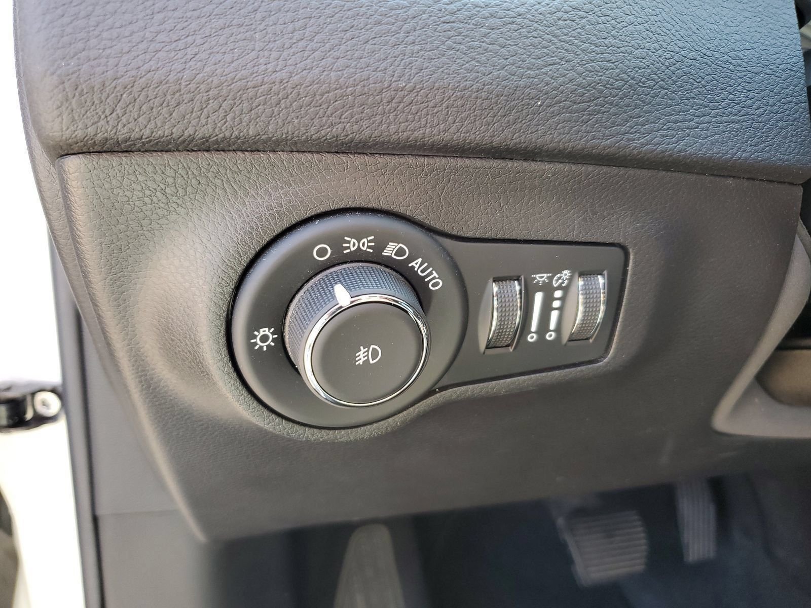 Used 2020 White Jeep Limited image 17