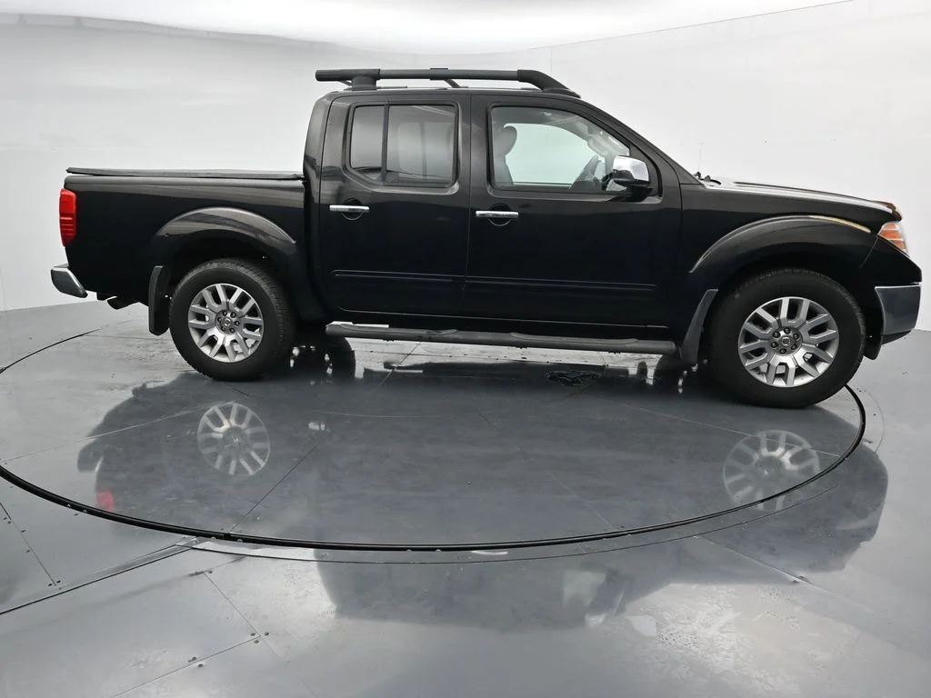 Used 2012 Black Nissan SL image 8