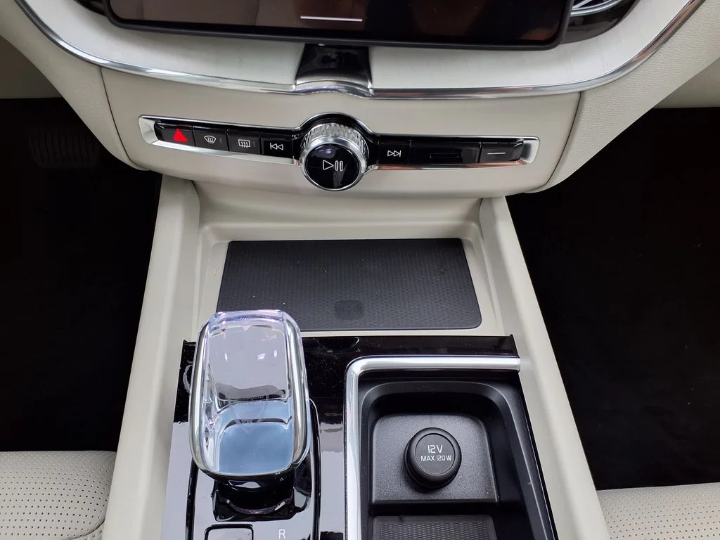 New 2026 Crystal White Volvo Ultra image 25