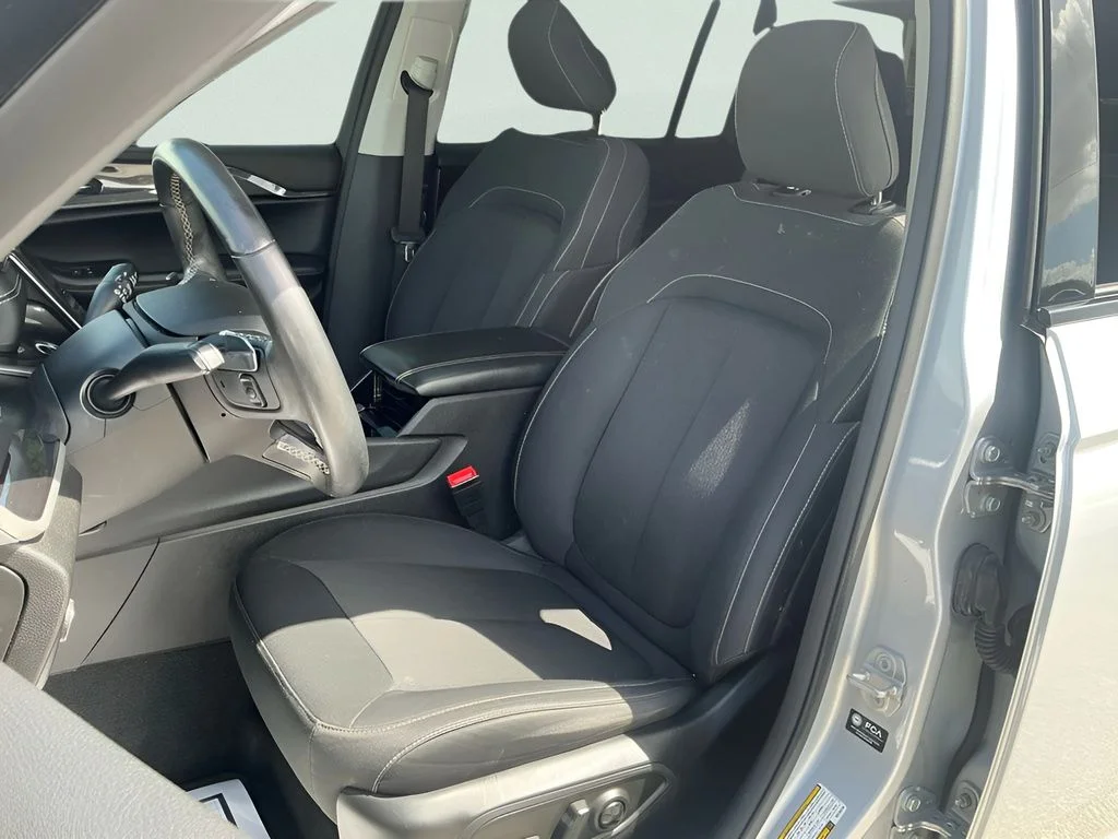 Used 2021 Silver Jeep Laredo image 20