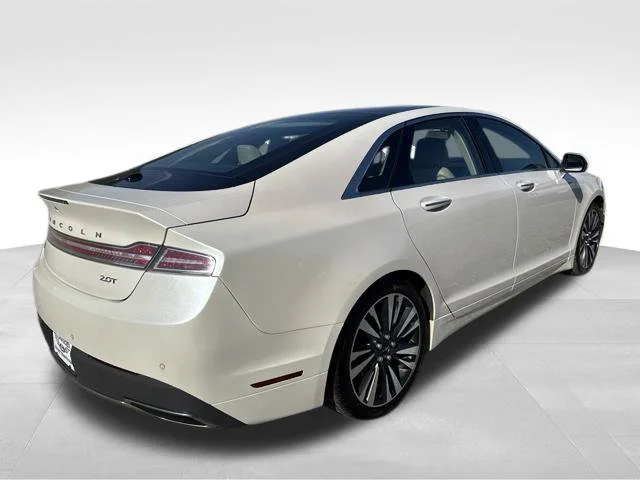 Used 2017 White Lincoln Reserve image 8