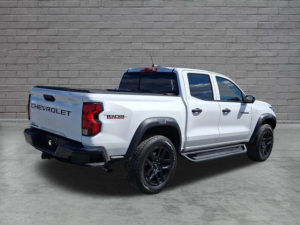 Used 2024 Summit White Chevrolet Trail Boss image 12