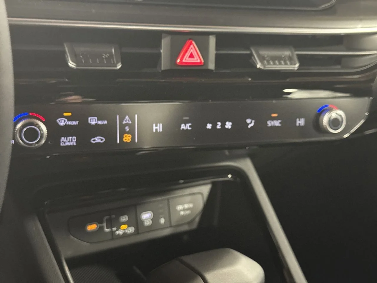 New 2026 Snow White Pearl Kia GT-Line image 25