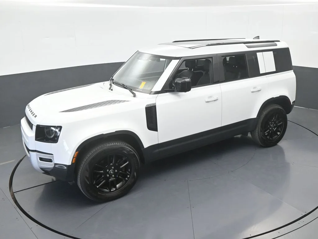 Used 2025 White Land Rover S image 64