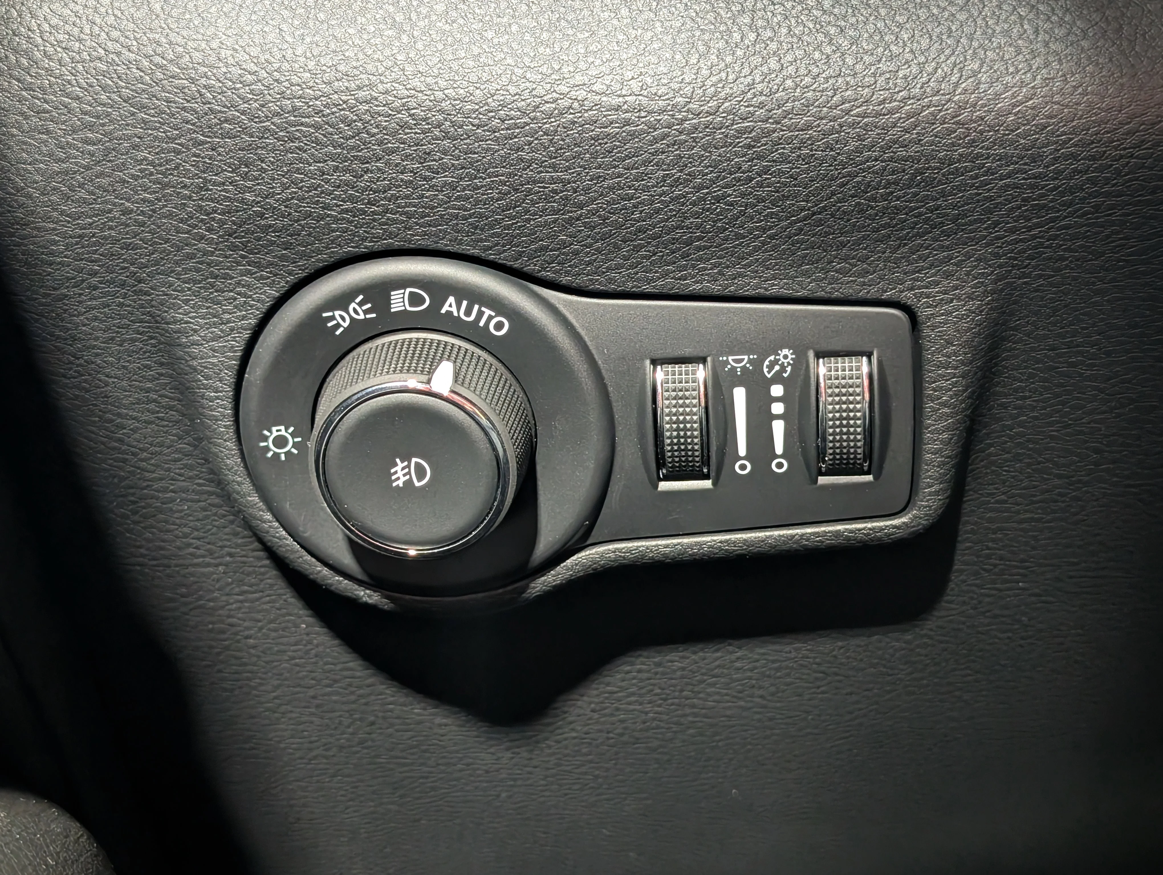 New 2025 Red Hot Pearl Jeep Altitude image 24