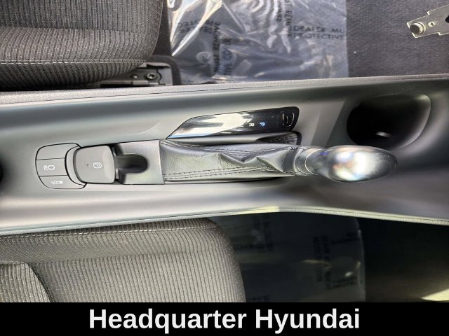Used 2018 Silver Toyota XLE image 25