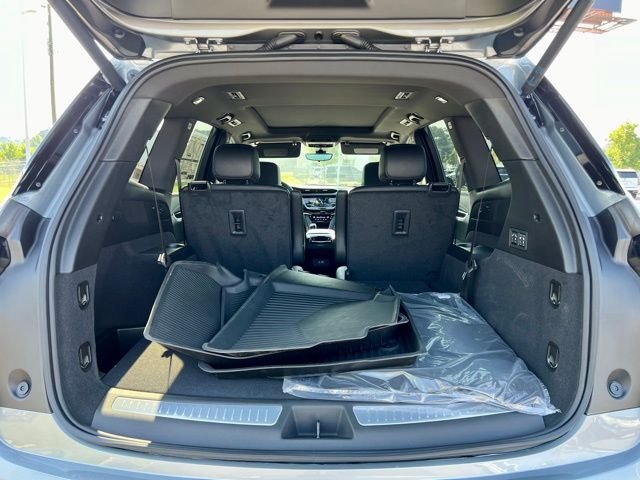Used 2024 Silver Cadillac Sport image 37