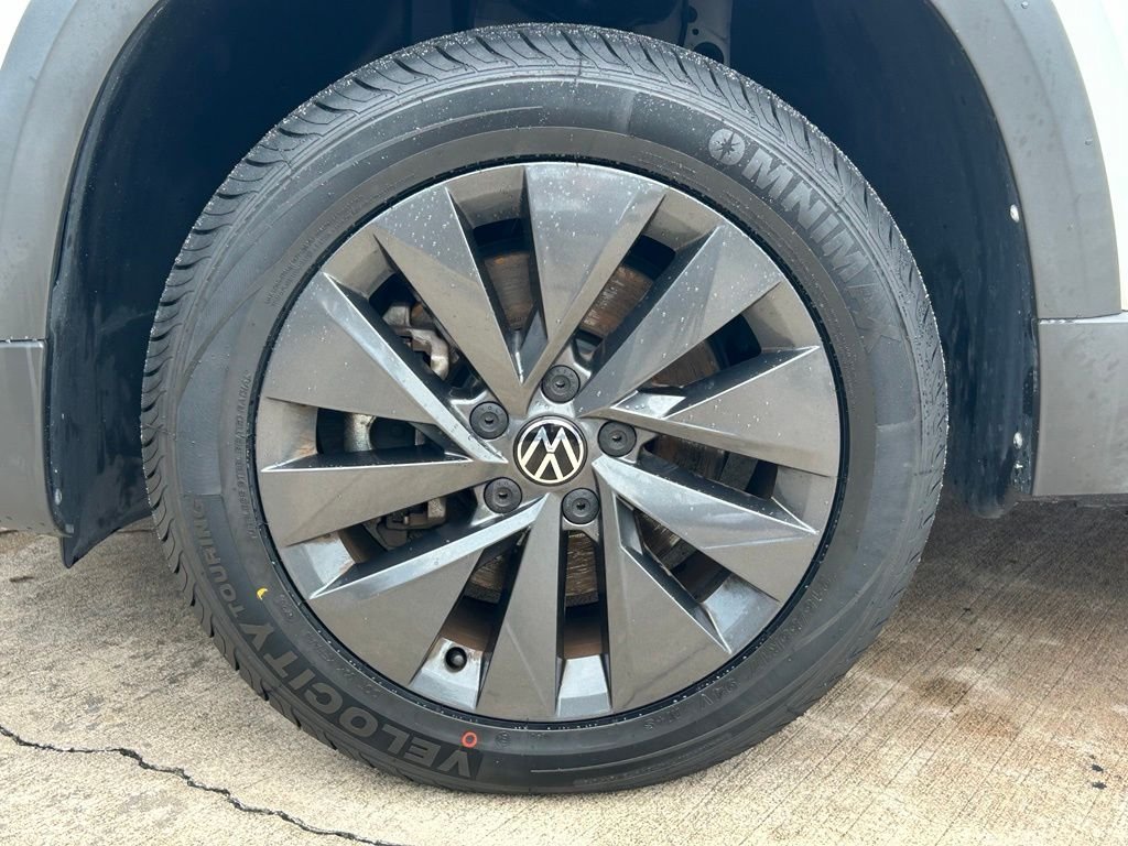 Certified Used 2022 Gray Volkswagen 1.5T S image 36