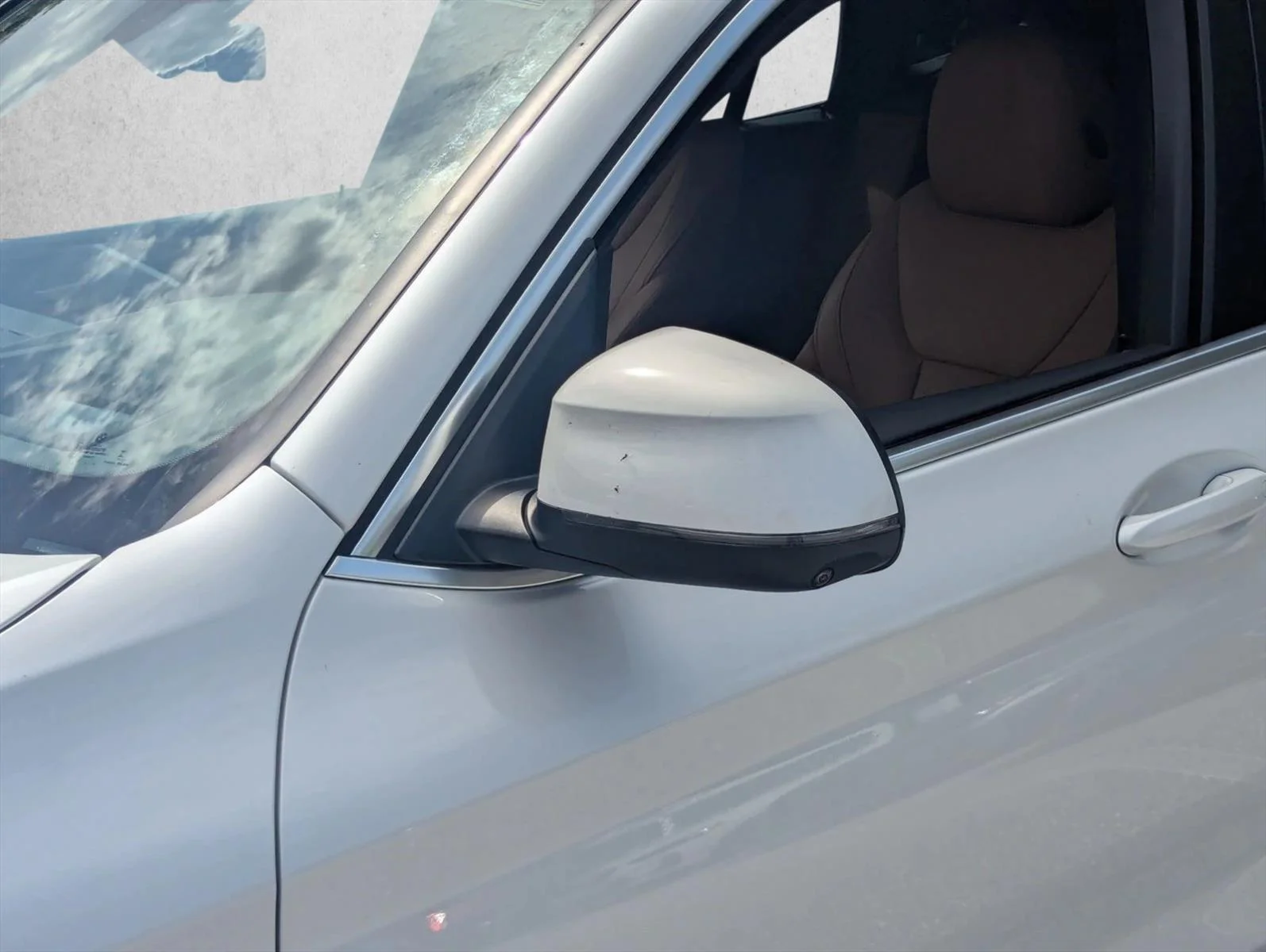 Used 2024 Mineral White Metallic BMW sDrive30i image 14
