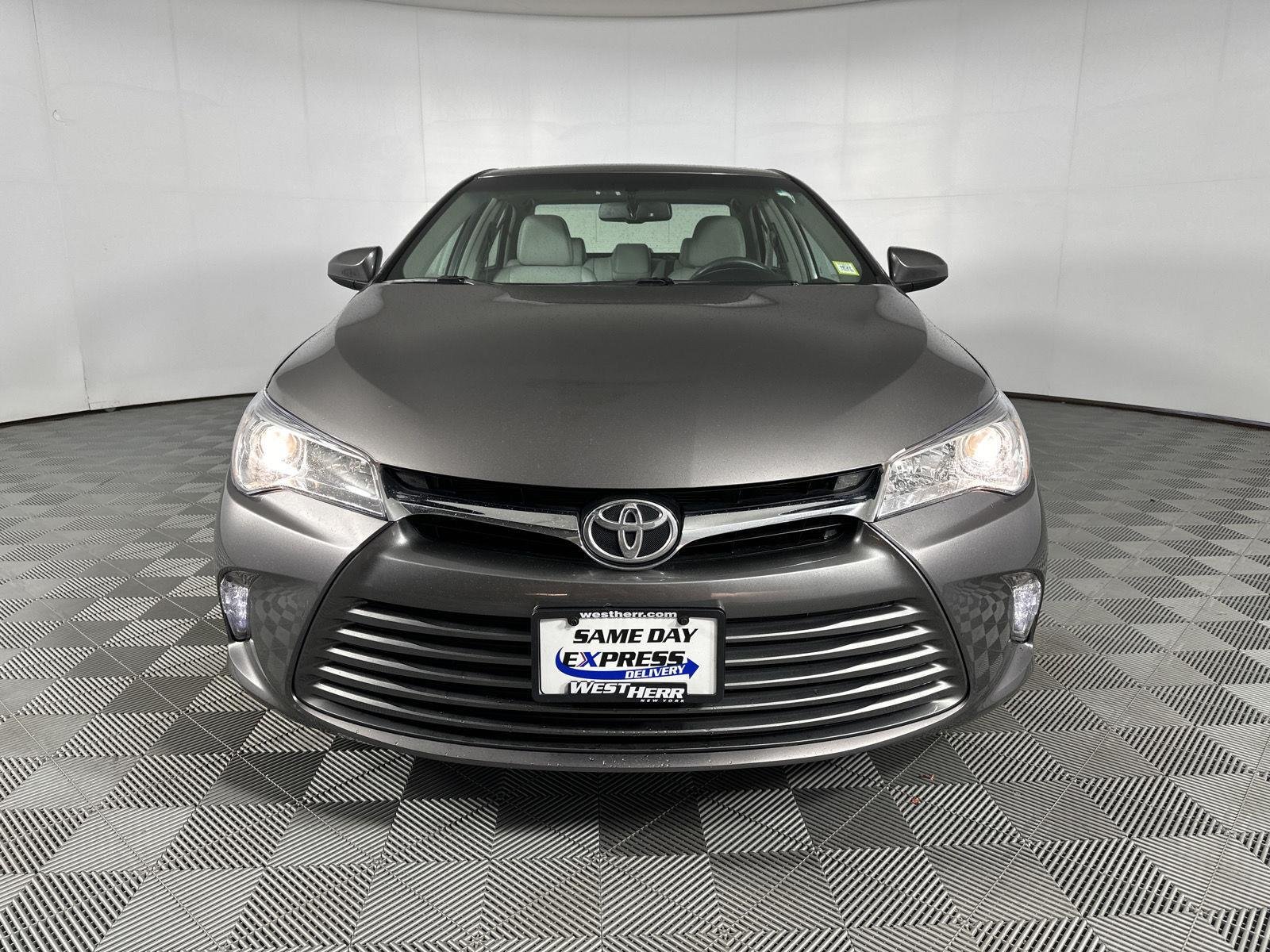 Used 2017 Predawn Gray Mica Toyota XLE image 2