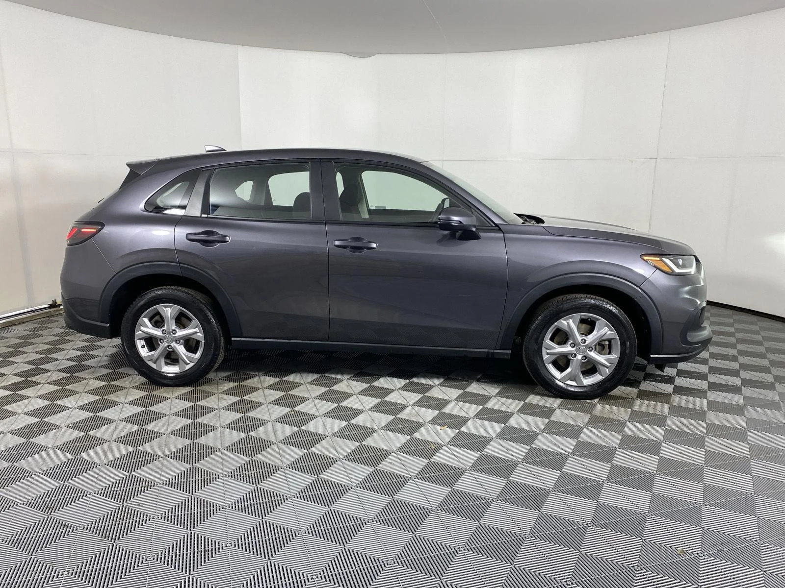 Used 2023 Modern Steel Metallic Honda LX image 9