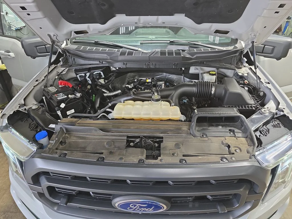 Used 2023 Avalanche Ford XLT image 31