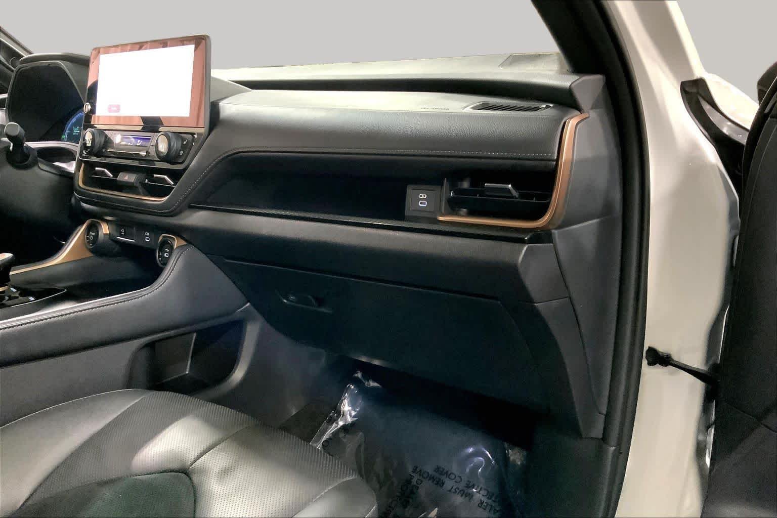 Used 2026 Wind Chill Pearl Toyota Hybrid MAX Platinum image 19