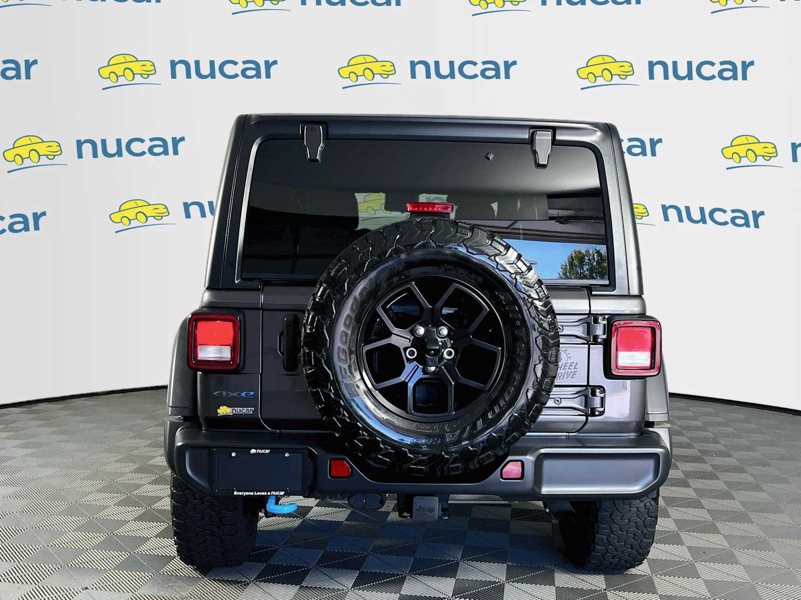 Used 2024 Granite Crystal Metallic Clearcoat Jeep Willys image 6