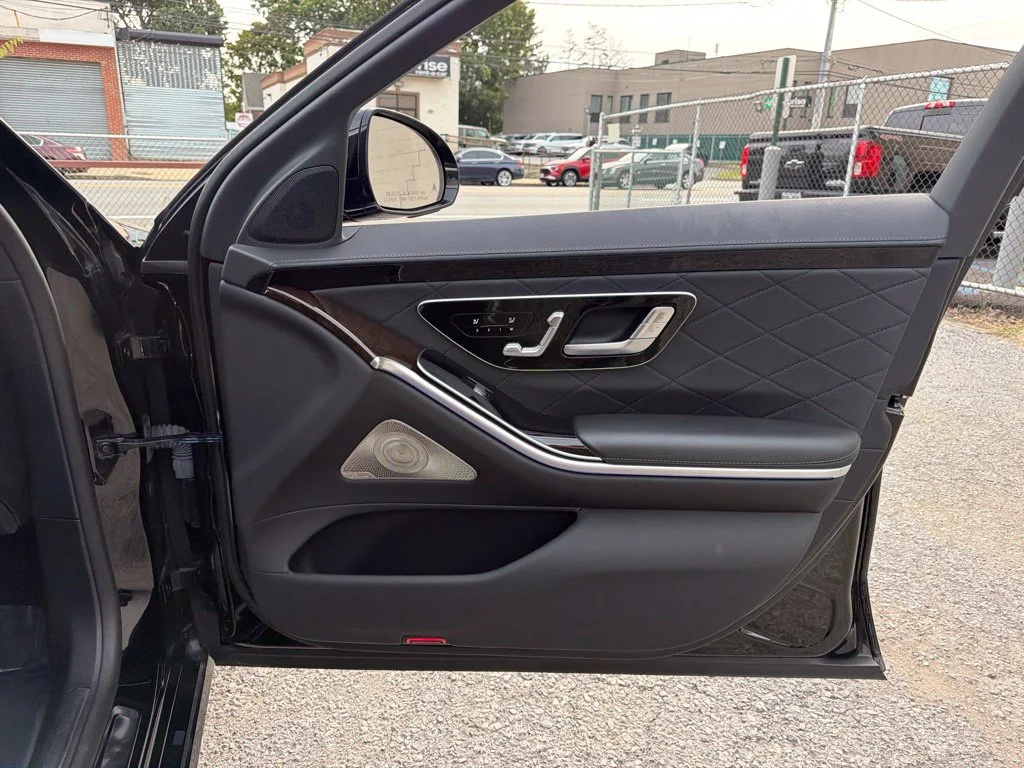 Used 2022 Black Mercedes-Benz S 580 image 21