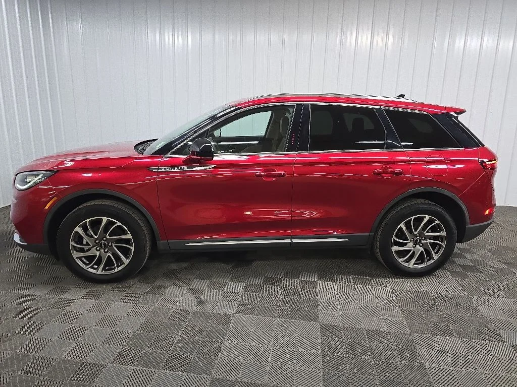 Used 2022 Red Lincoln Standard image 5